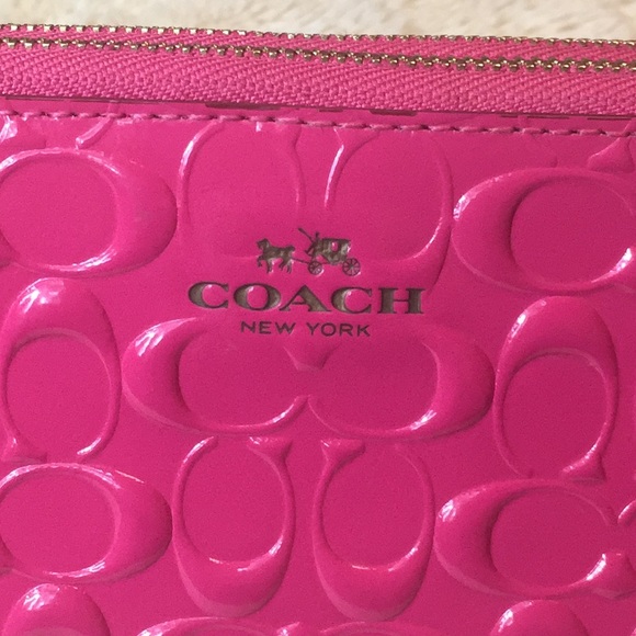 🔴SOLD🔴Coach Pink Embossed - Picture 3 of 8